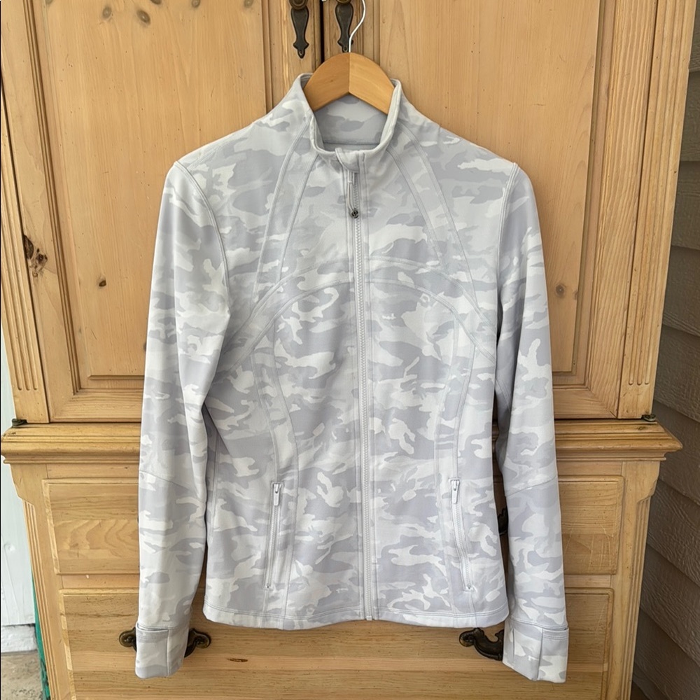 NWOT Lululemon Gray Camouflage Zip-Up Define Jacket